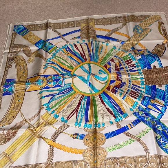 Brand new Hermes square Silk scarf - Picture 2 of 3